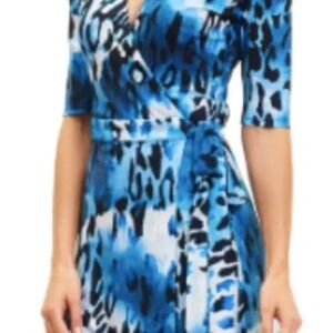 Robert Graham Blue and White V-Neck Sheath Dress